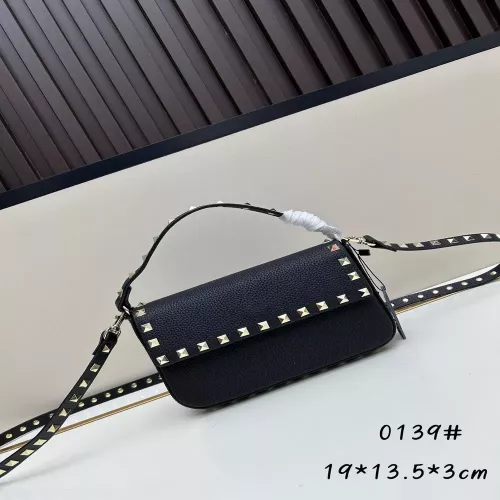 발렌티노 스터드 플랩 탈부착 스트랩 미니 숄더백