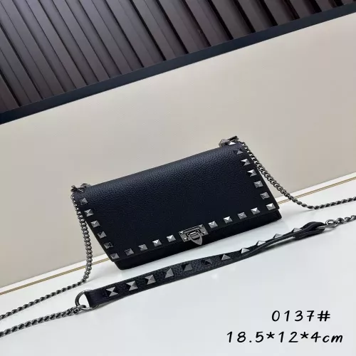 발렌티노 가라바니 락스터드 소가죽 스몰 크로스백