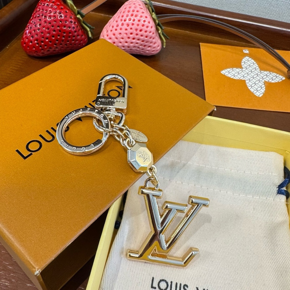 루이비통 LV 로고 메탈 백참 키링