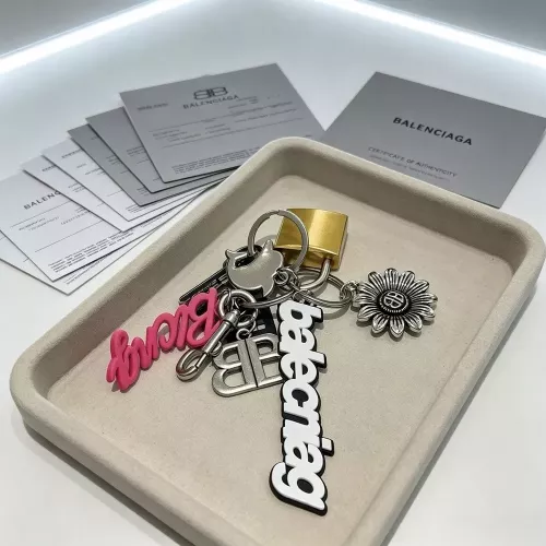 발렌시아가 로고 참 빈티지 무드 백 참 키링