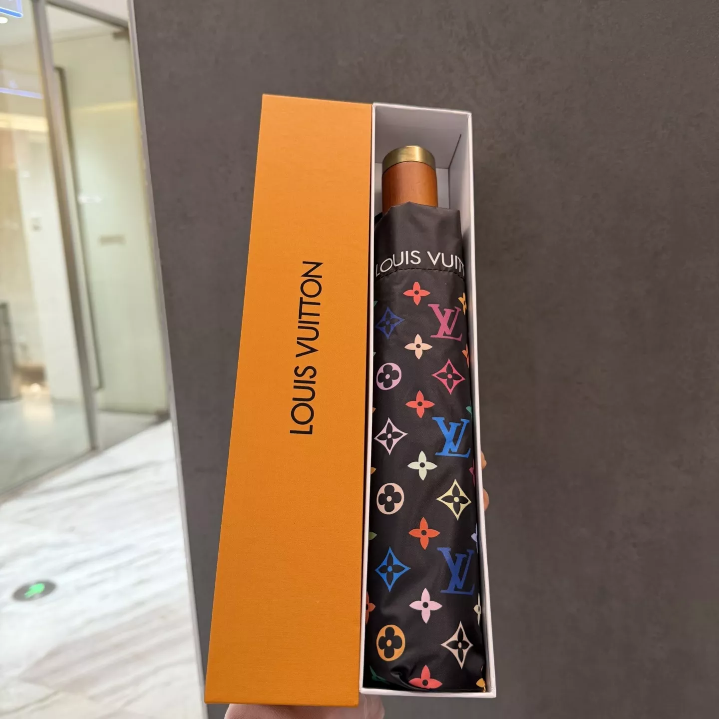 루이비통 모노그램 멀티컬러 자동 3단 접이식 우산 상세 이미지 2