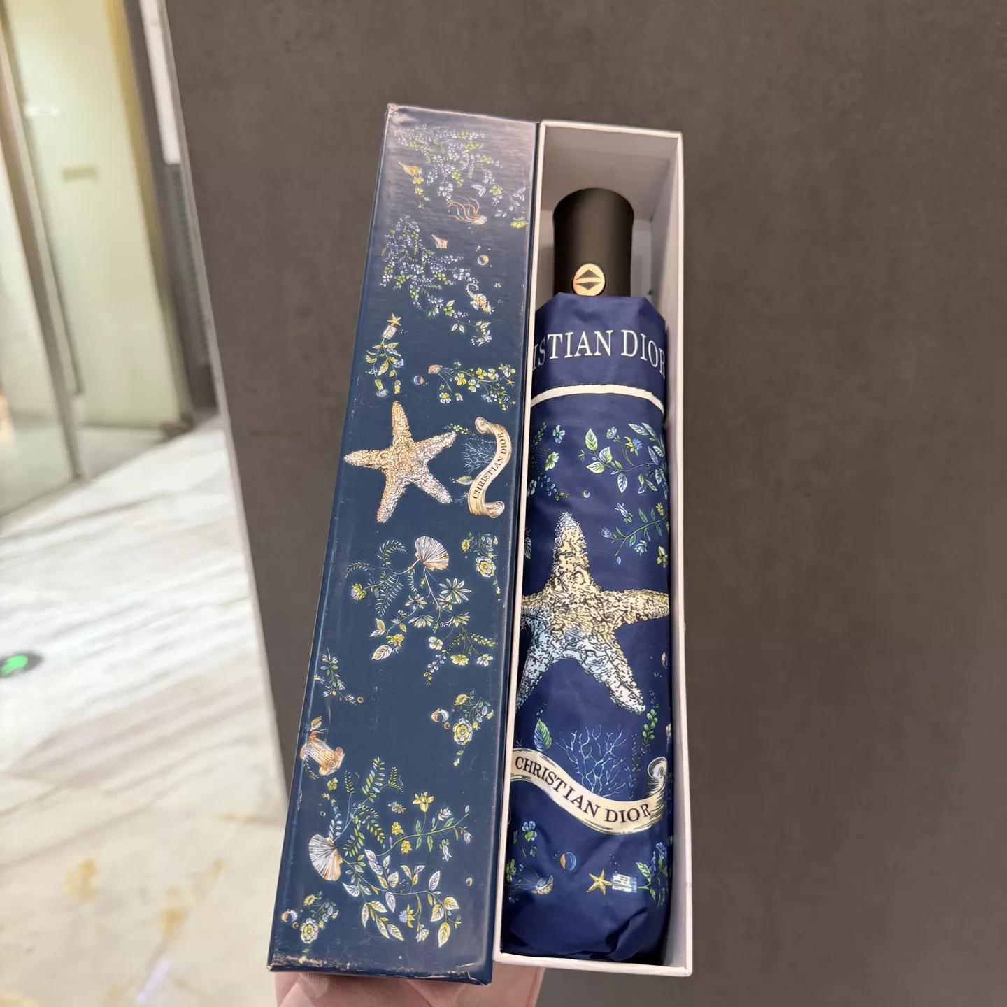 디올 블랙 코팅 자외선 차단 전자동 3단 접이식 우산 상세 이미지 2