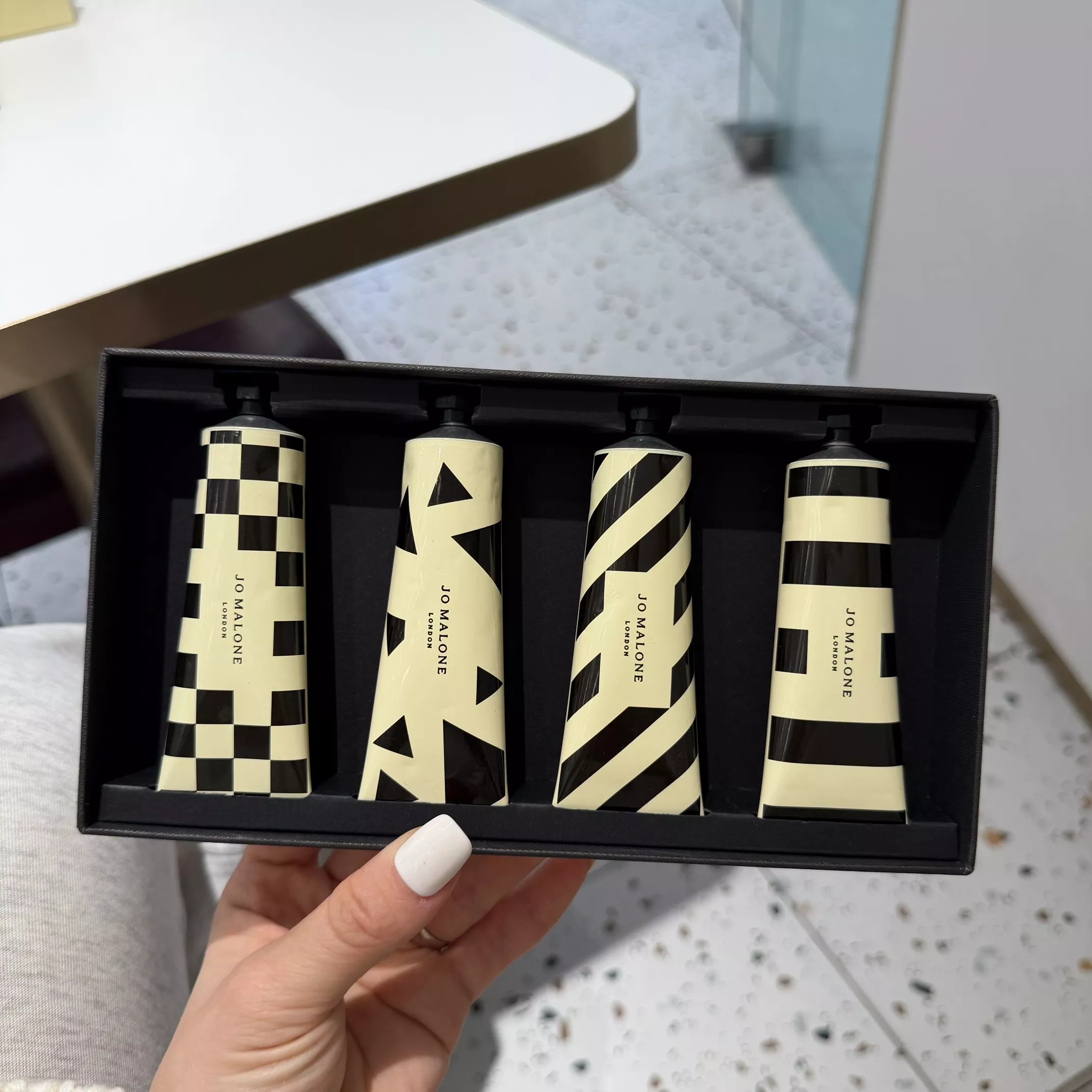 조말론 시그니처 패턴 핸드크림 4종 기프트 세트 상세 이미지 3