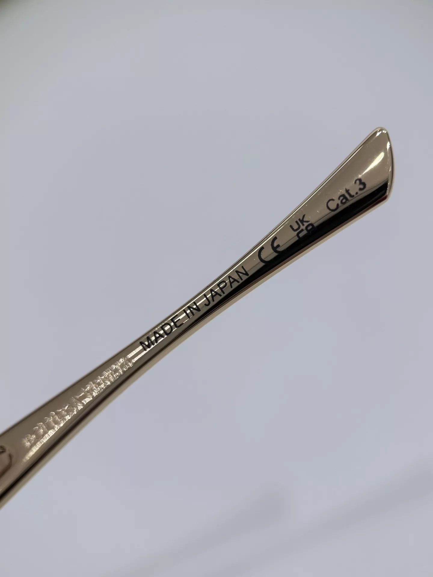 보테가베네타 BV1386S 사딘 메탈 오벌 선글라스 상세 이미지 15