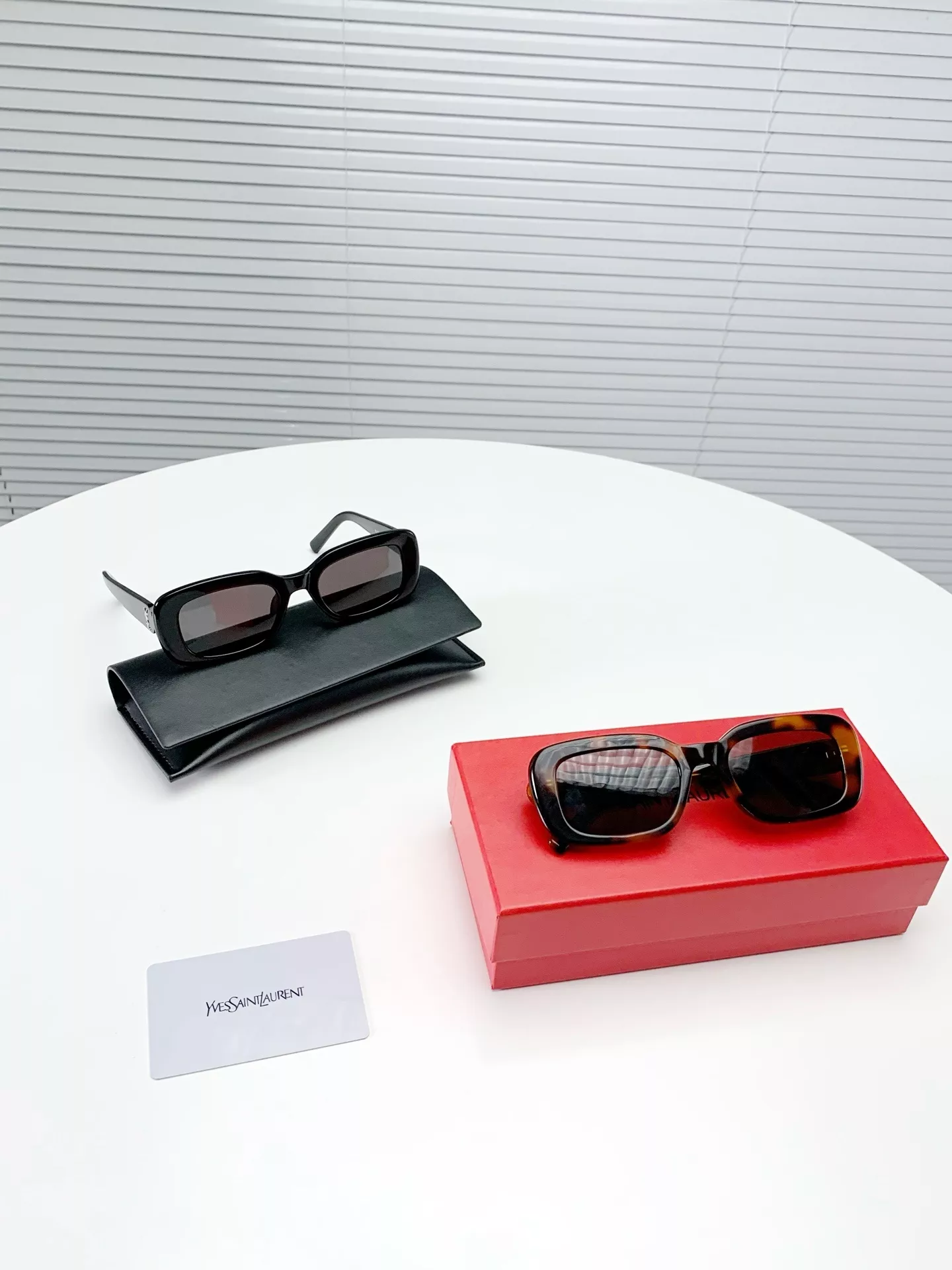 입생로랑 SLM130/F YSL 로고 슬림 렉탱글 선글라스 상세 이미지 5