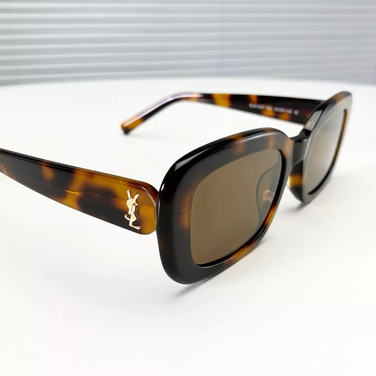 입생로랑 SLM130/F YSL 로고 슬림 렉탱글 선글라스 상세 이미지 18