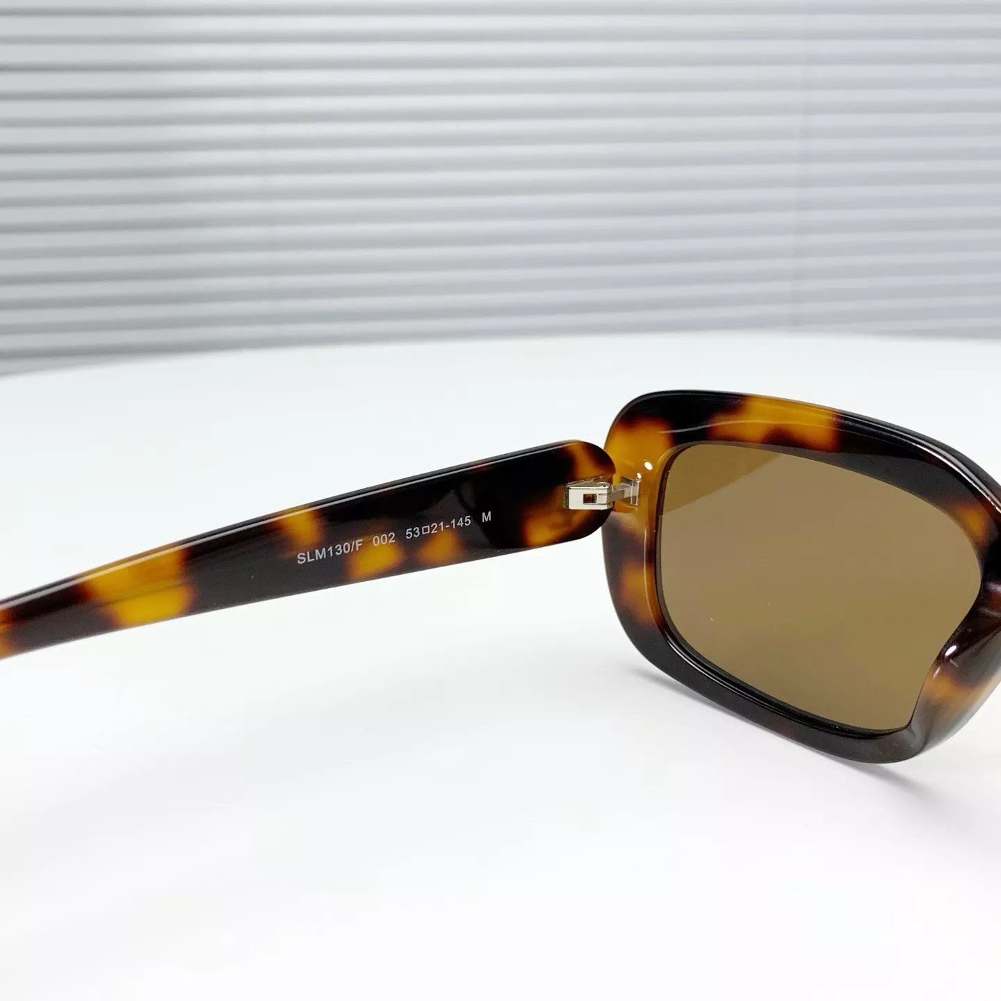 입생로랑 SLM130/F YSL 로고 슬림 렉탱글 선글라스 상세 이미지 16