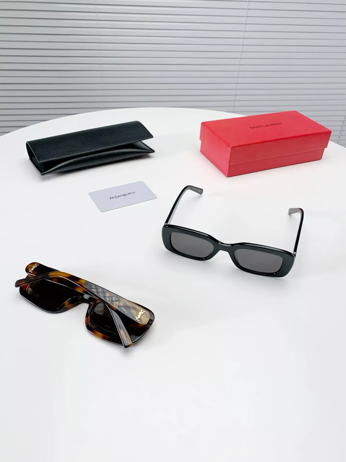 입생로랑 SLM130/F YSL 로고 슬림 렉탱글 선글라스 상세 이미지 4