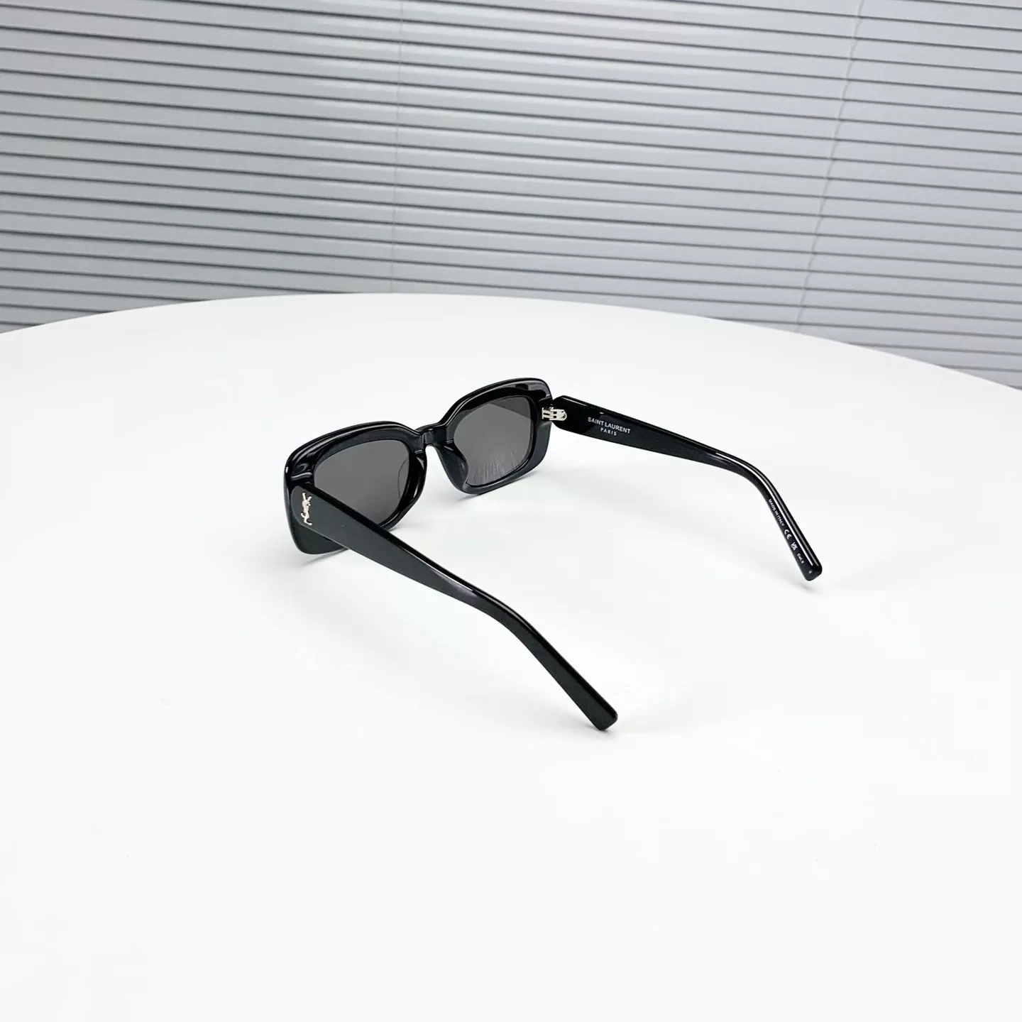 입생로랑 SLM130/F YSL 로고 슬림 렉탱글 선글라스 상세 이미지 25