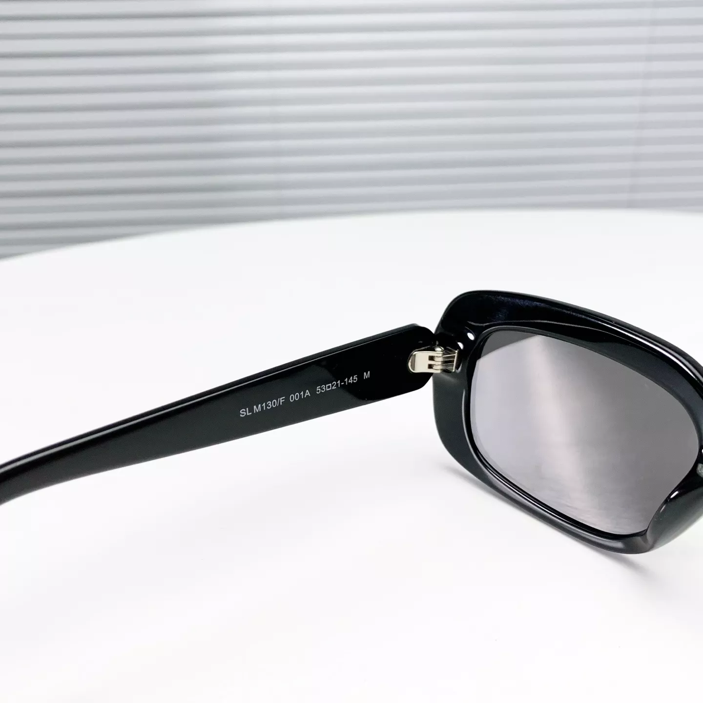 입생로랑 SLM130/F YSL 로고 슬림 렉탱글 선글라스 상세 이미지 26