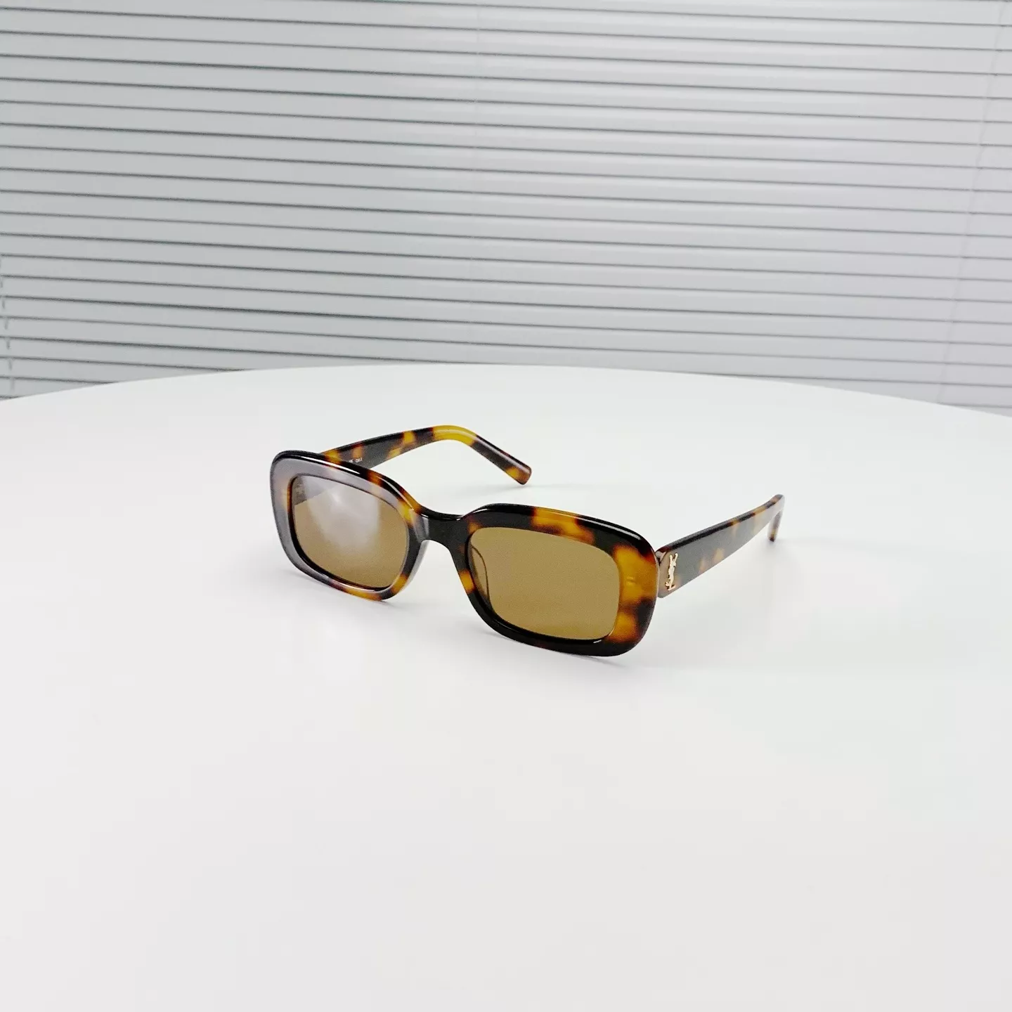 입생로랑 SLM130/F YSL 로고 슬림 렉탱글 선글라스 상세 이미지 14