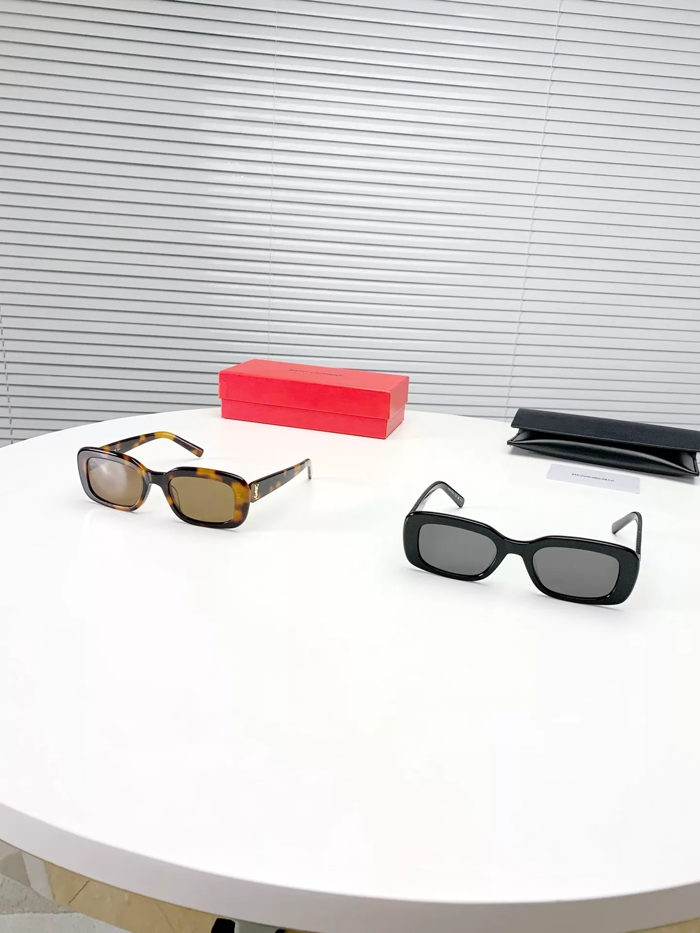 입생로랑 SLM130/F YSL 로고 슬림 렉탱글 선글라스 상세 이미지 7