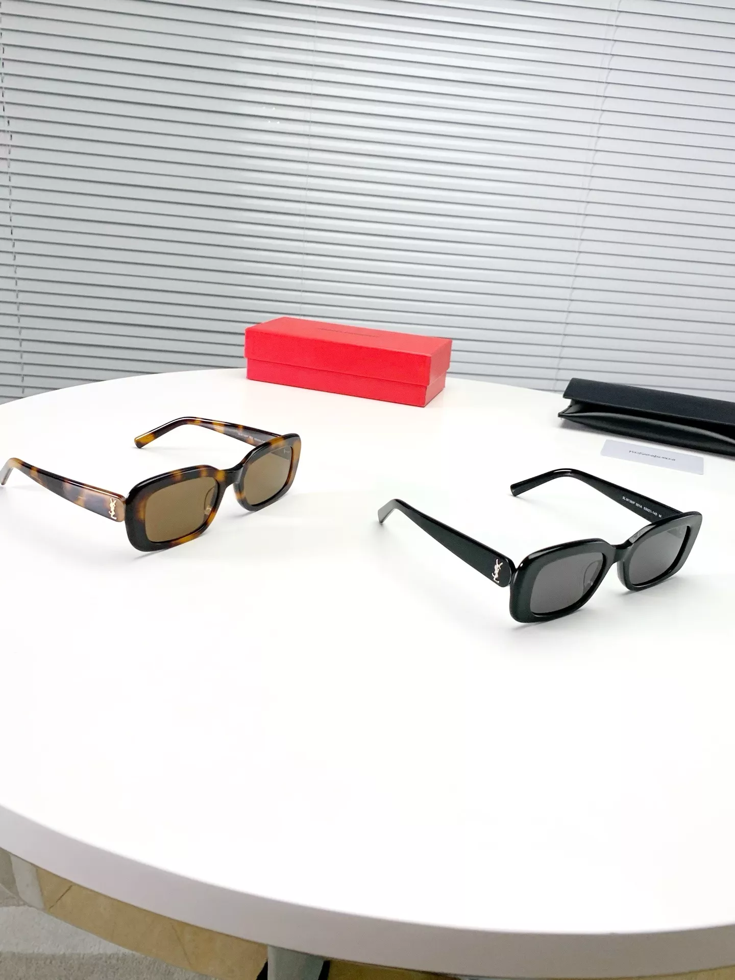 입생로랑 SLM130/F YSL 로고 슬림 렉탱글 선글라스 상세 이미지 8