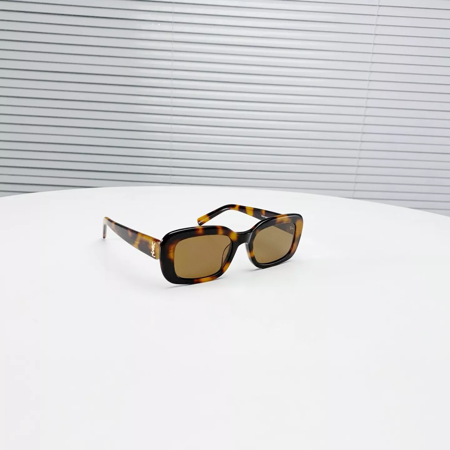 입생로랑 SLM130/F YSL 로고 슬림 렉탱글 선글라스 상세 이미지 13
