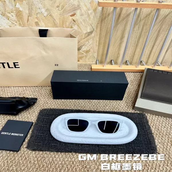 젠틀몬스터 브리즈비 화이트 아세테이트 편광 선글라스