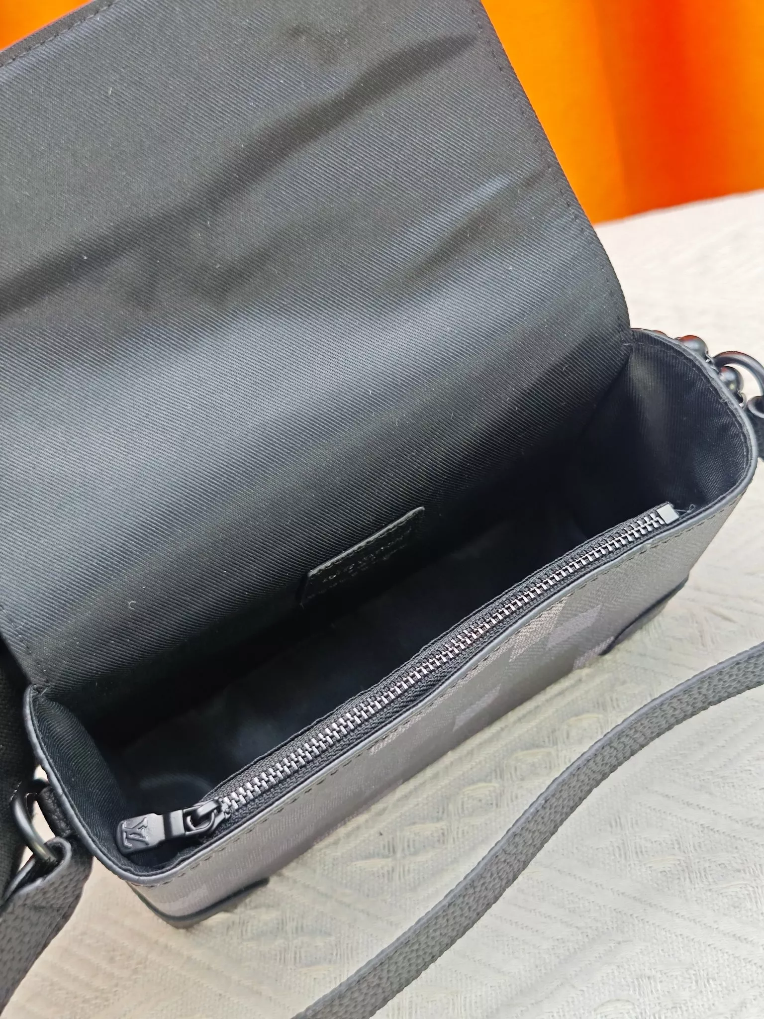루이비통 스티머 모노그램 캔버스 미니 숄더백 상세 이미지 9