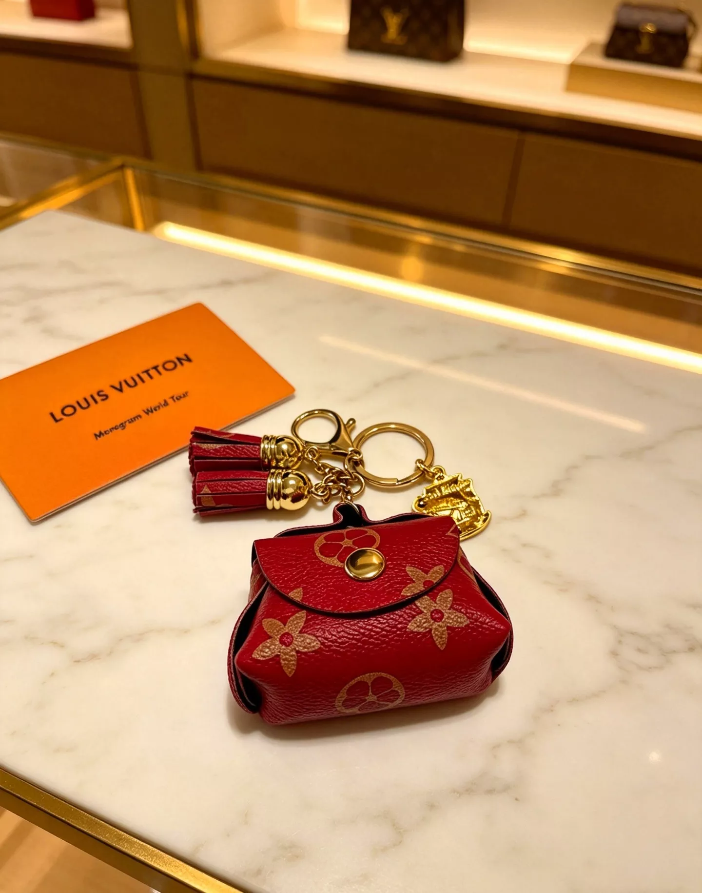 루이비통 앵거포레스트 연합 디자인 백참 키링 상세 이미지 2