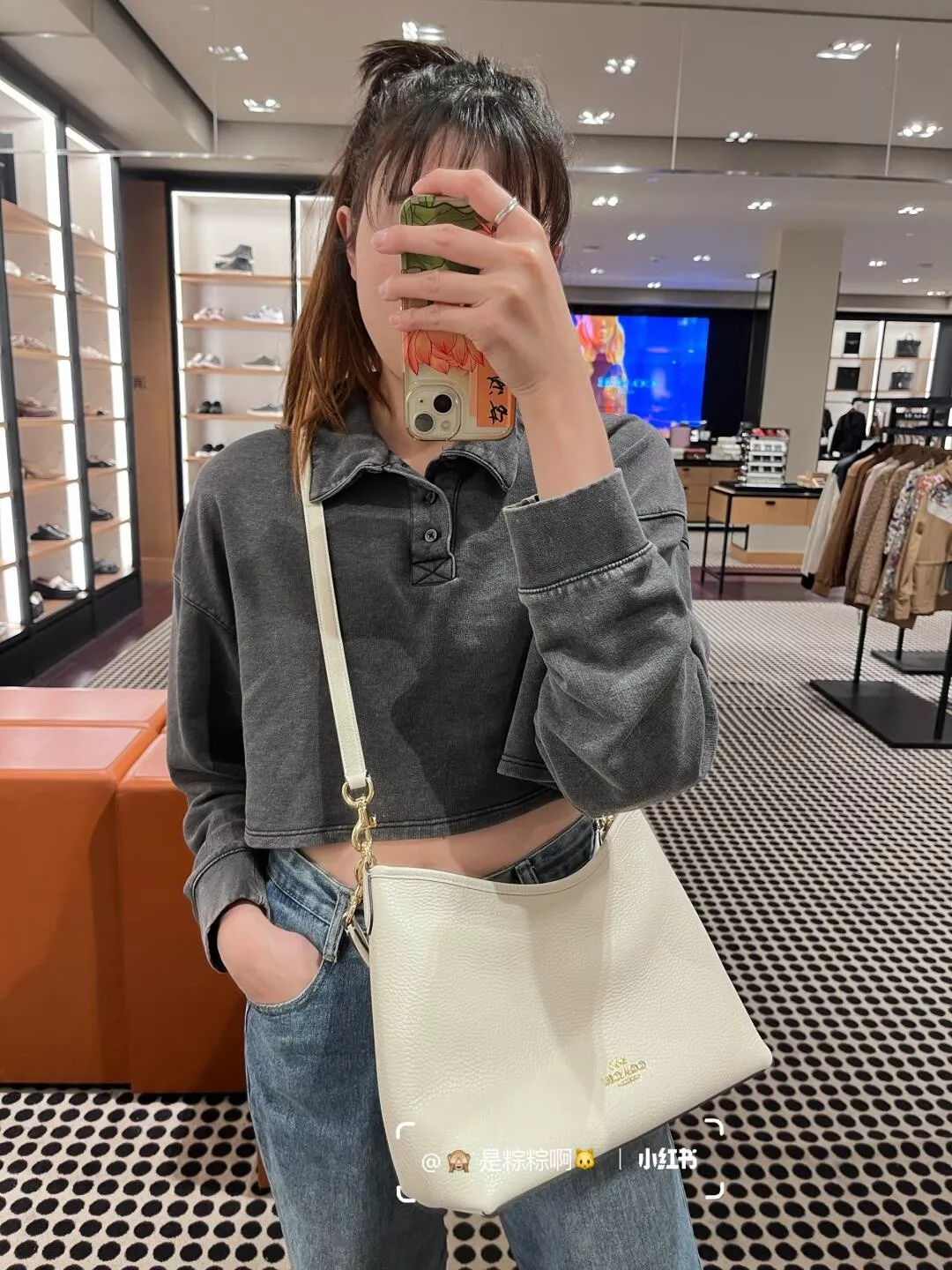 코치 로렐 시그니처 레더 지퍼 호보백 상세 이미지 78