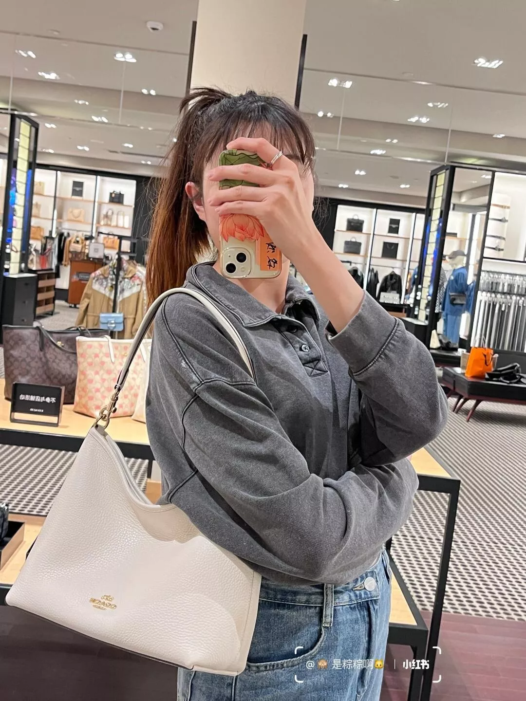 코치 로렐 시그니처 레더 지퍼 호보백 상세 이미지 77