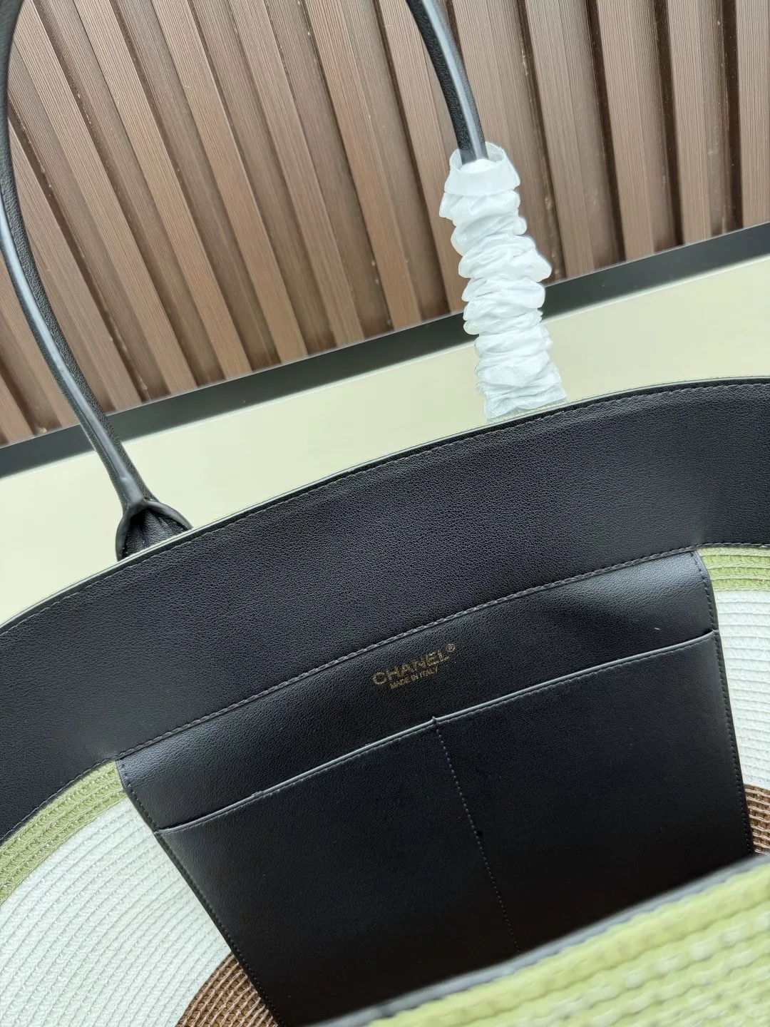 샤넬 26C 얼리 스프링 스트로 위빙 CC 로고 쇼퍼백 상세 이미지 7
