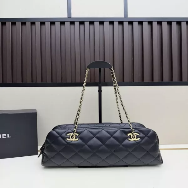 샤넬 더블 C 체인 퀼팅 바게트백