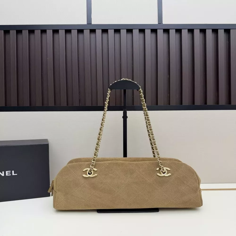 샤넬 더블C 체인 퀼팅 지퍼 바게트백