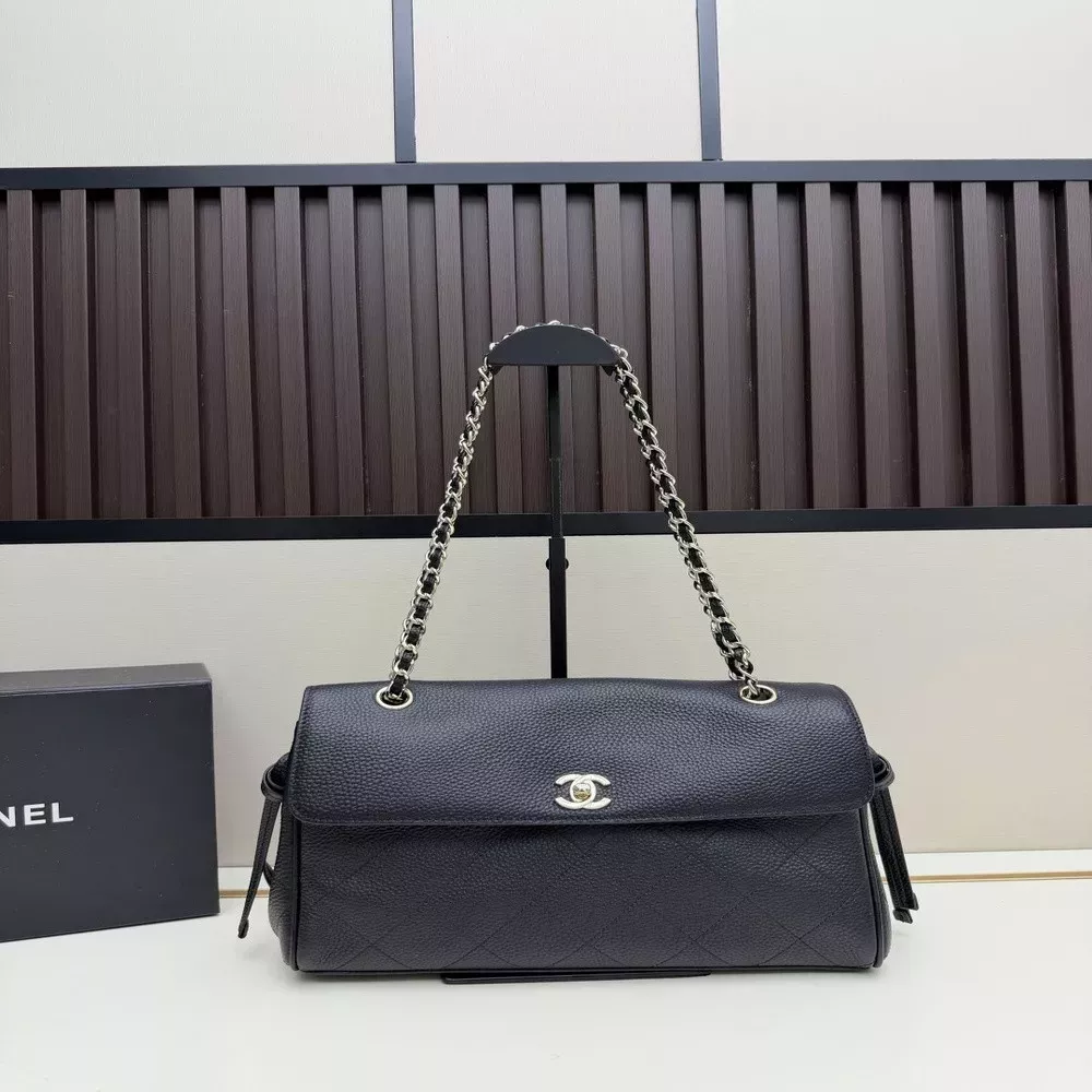 샤넬 더블 C 로고 토고 가죽 숄더백