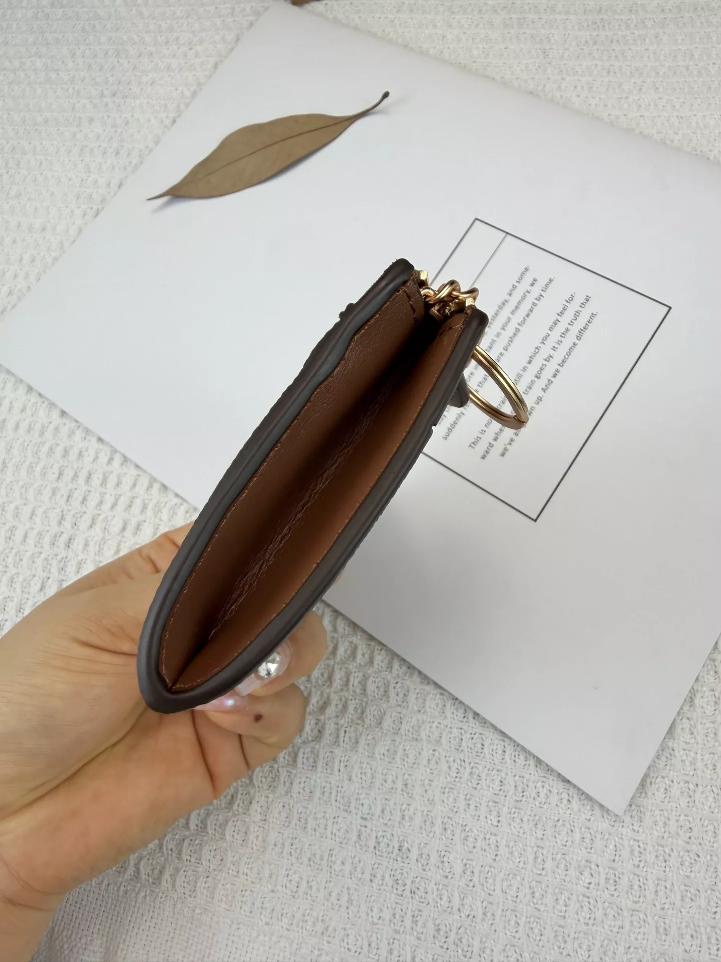 코치 스누피 협업 시그니처 캔버스 키링 동전지갑 상세 이미지 8