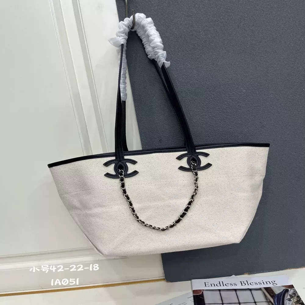 샤넬 26S 캔버스 로고 체인 쇼핑 토트백