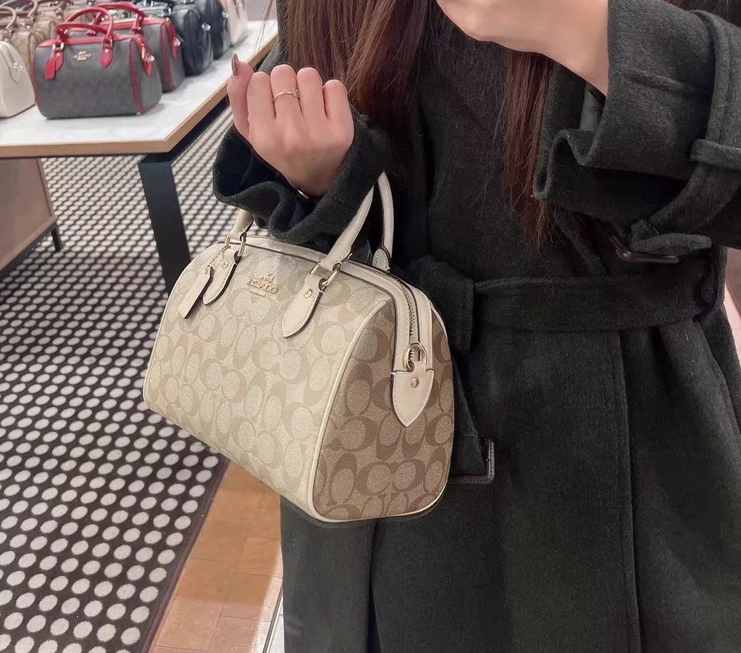 코치 로완 시그니처 캔버스 투웨이 보스턴백 상세 이미지 9