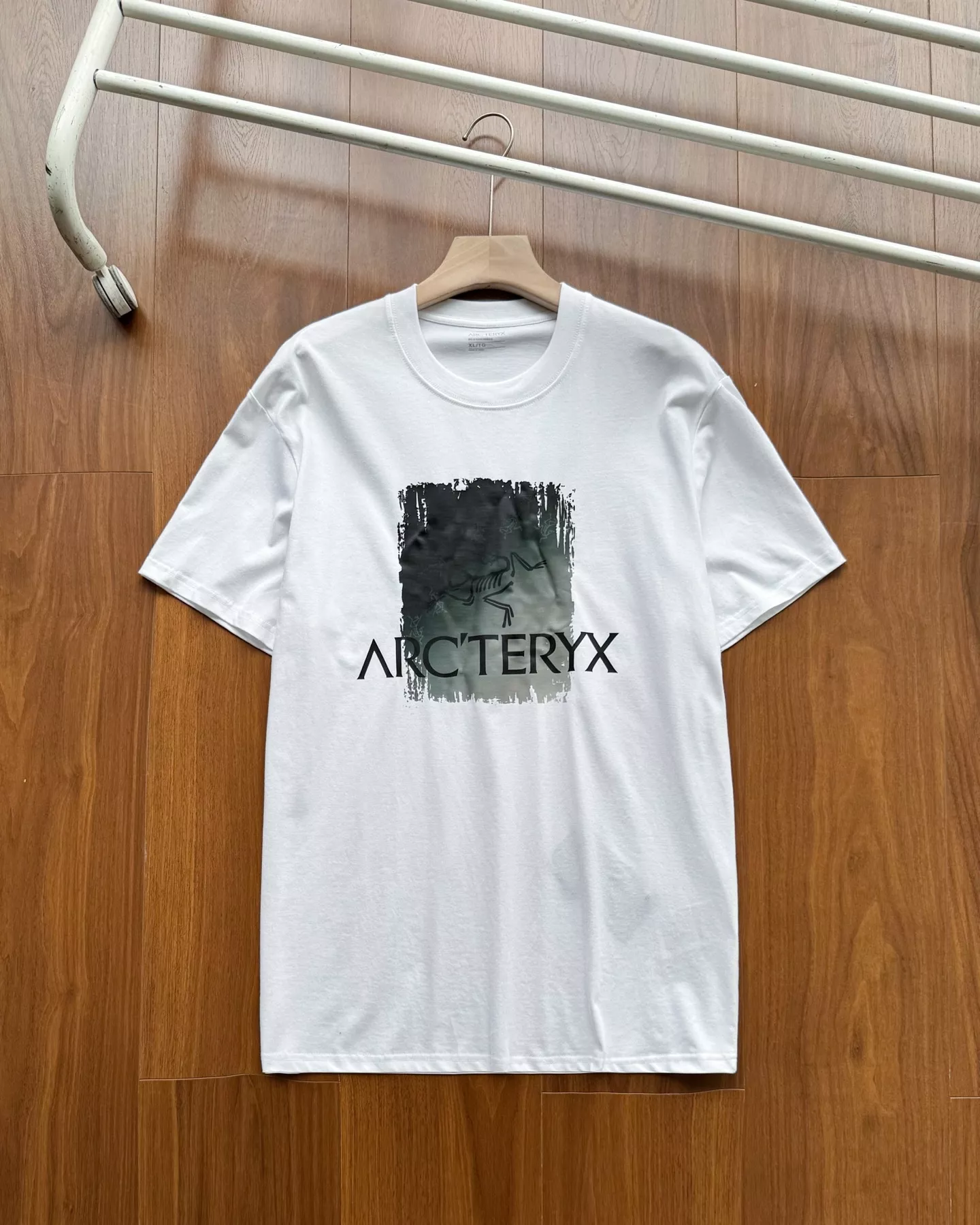아크테릭스 프린트 루즈핏 코튼 반팔 티셔츠 상세 이미지 2