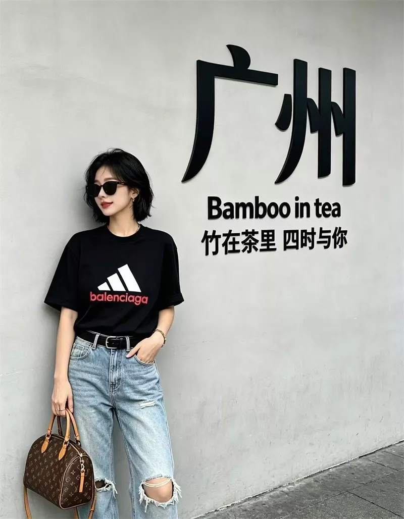발렌시아가 로고 자수 반소매 티셔츠 상세 이미지 7