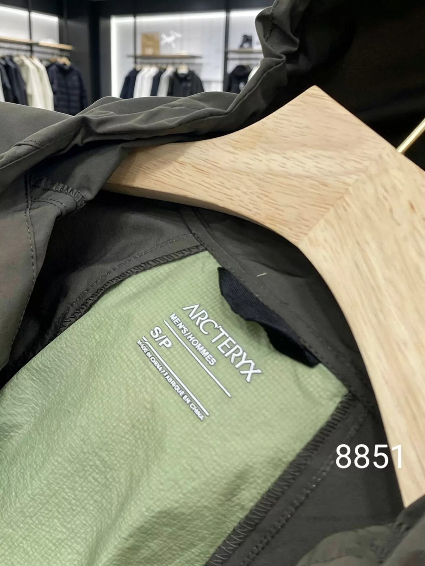 아크테릭스 고어텍스 경량 배색 후드 집업 재킷 상세 이미지 12
