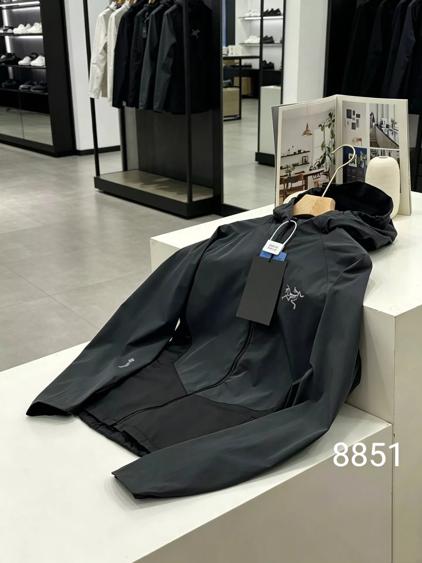 아크테릭스 고어텍스 경량 배색 후드 집업 재킷 상세 이미지 2