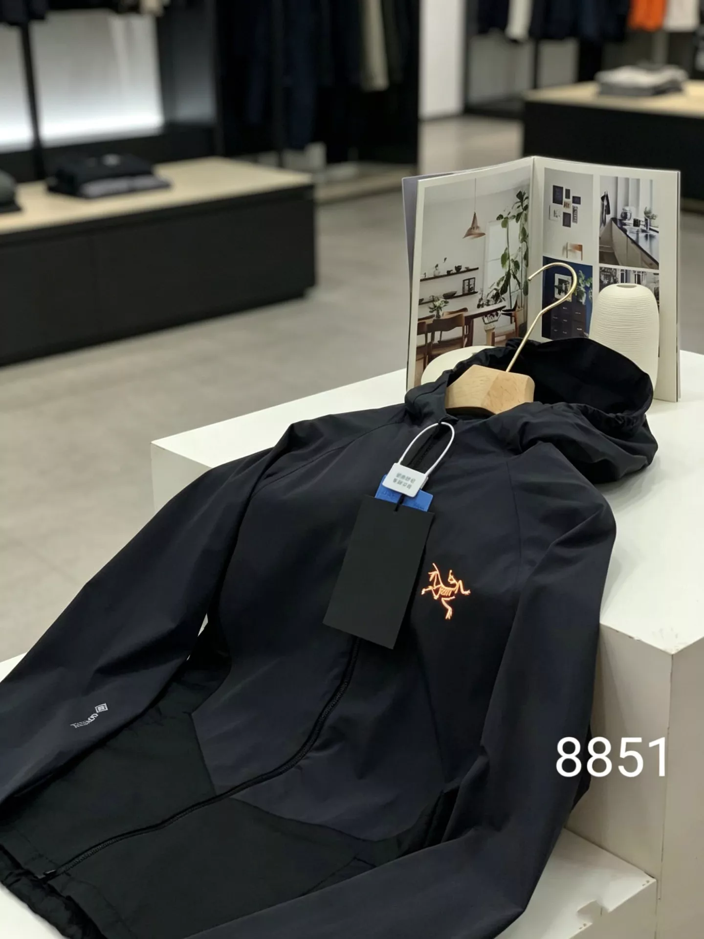 아크테릭스 고어텍스 경량 배색 후드 집업 재킷 상세 이미지 5