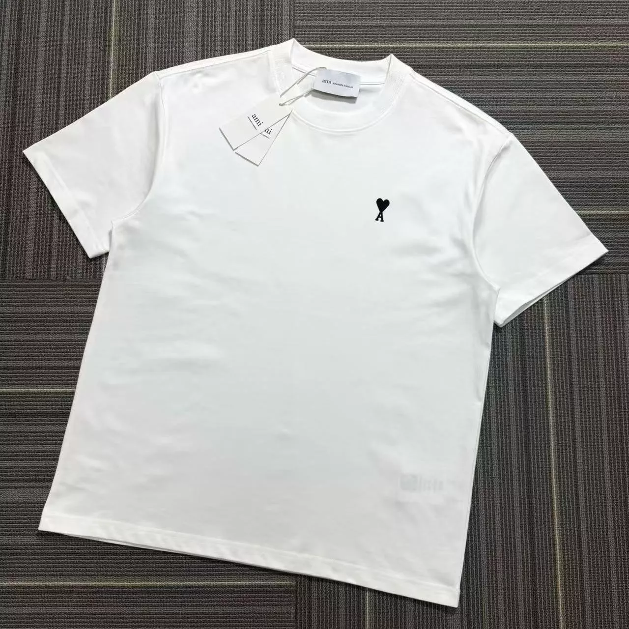 아미 스몰 하트 로고 레터링 프린트 루즈핏 반팔 티셔츠 상세 이미지 3