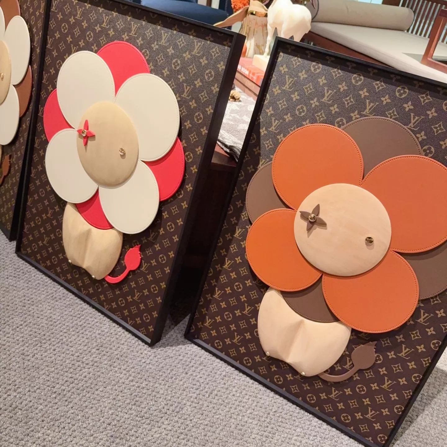 루이비통 비비엔 모노그램 입체 플라워 장식 액자 상세 이미지 6
