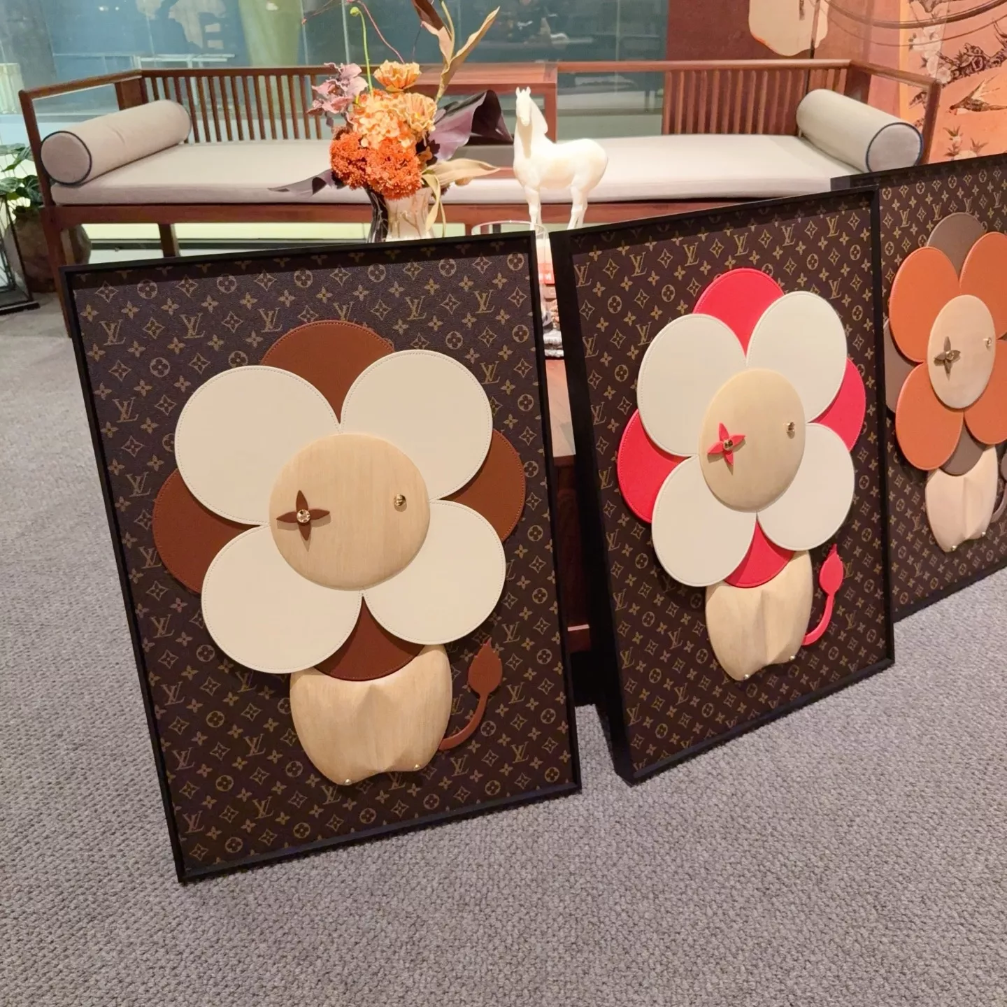 루이비통 비비엔 모노그램 입체 플라워 장식 액자 상세 이미지 7
