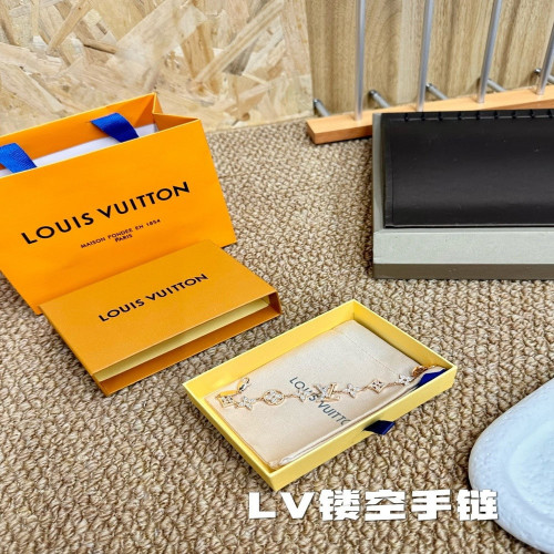 루이비통 LV 참 장식 체인 팔찌
