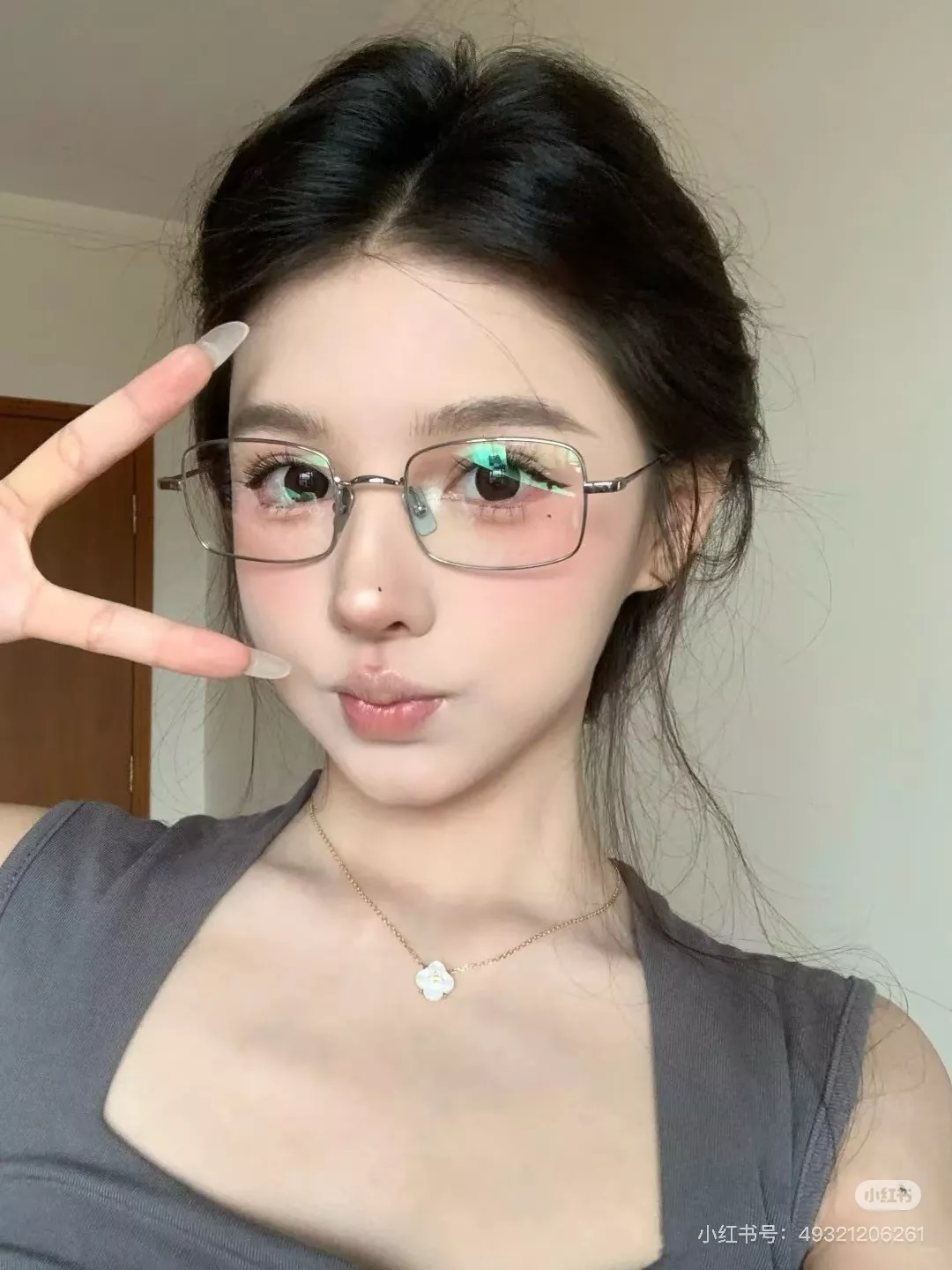 반클리프아펠 알함브라 단일 플라워 목걸이와 파이브 모티브 팔찌 세트 상세 이미지 12
