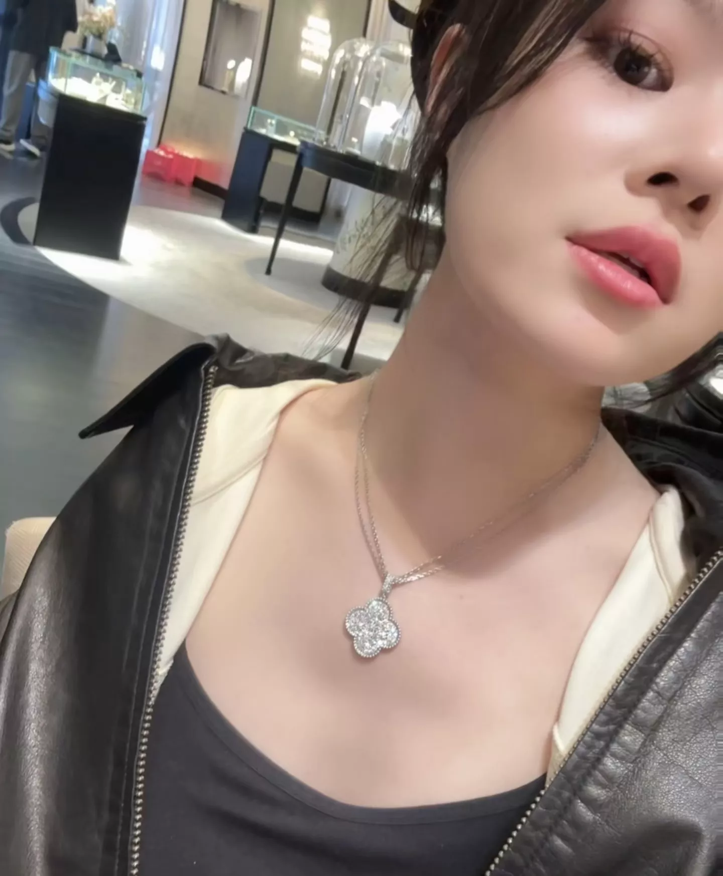 반클리프아펠 대형 플라워 풀파베 롱 네크리스 상세 이미지 11