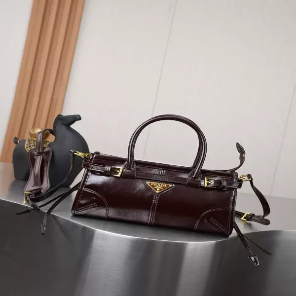 프라다 소프트 럭스 삼각 로고 미니 탑핸들 토트백