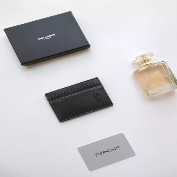 입생로랑 YSL 로고 엠보 스티치 소가죽 카드지갑
