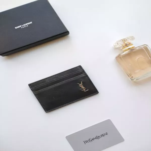 입생로랑 YSL 로고 엠보 스티치 소가죽 카드지갑