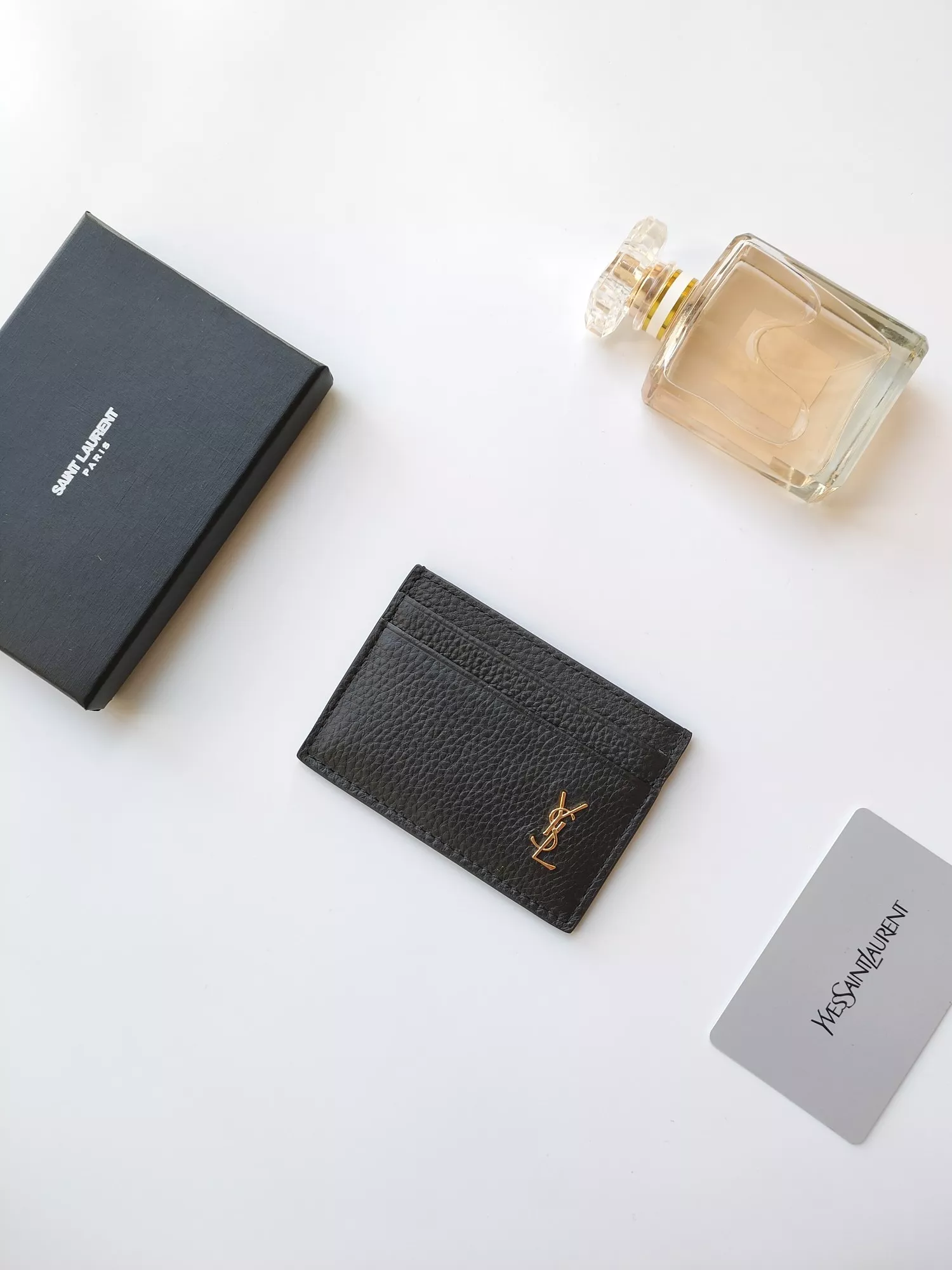 입생로랑 YSL 로고 엠보 스티치 소가죽 카드지갑 상세 이미지 2