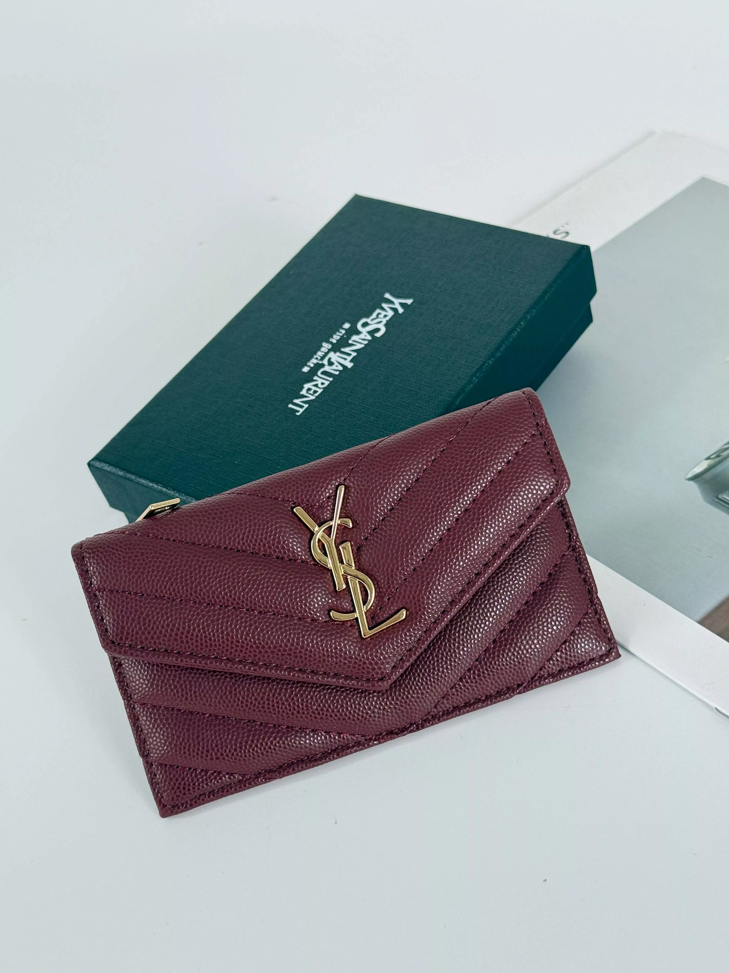 입생로랑 YSL 퀼팅 플랩 지퍼 카드지갑 상세 이미지 1