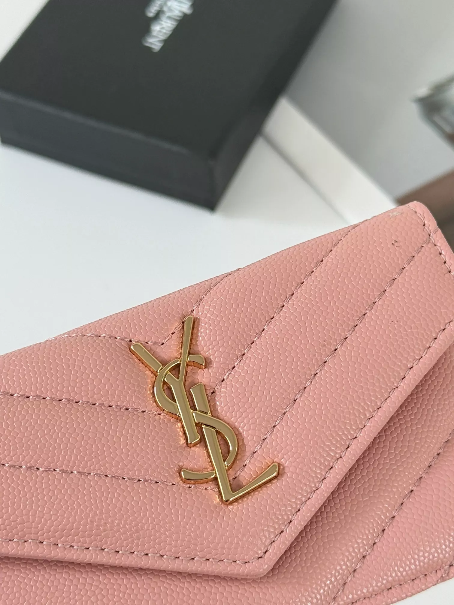 입생로랑 퀼팅 YSL 로고 플랩 지퍼 카드지갑 상세 이미지 4
