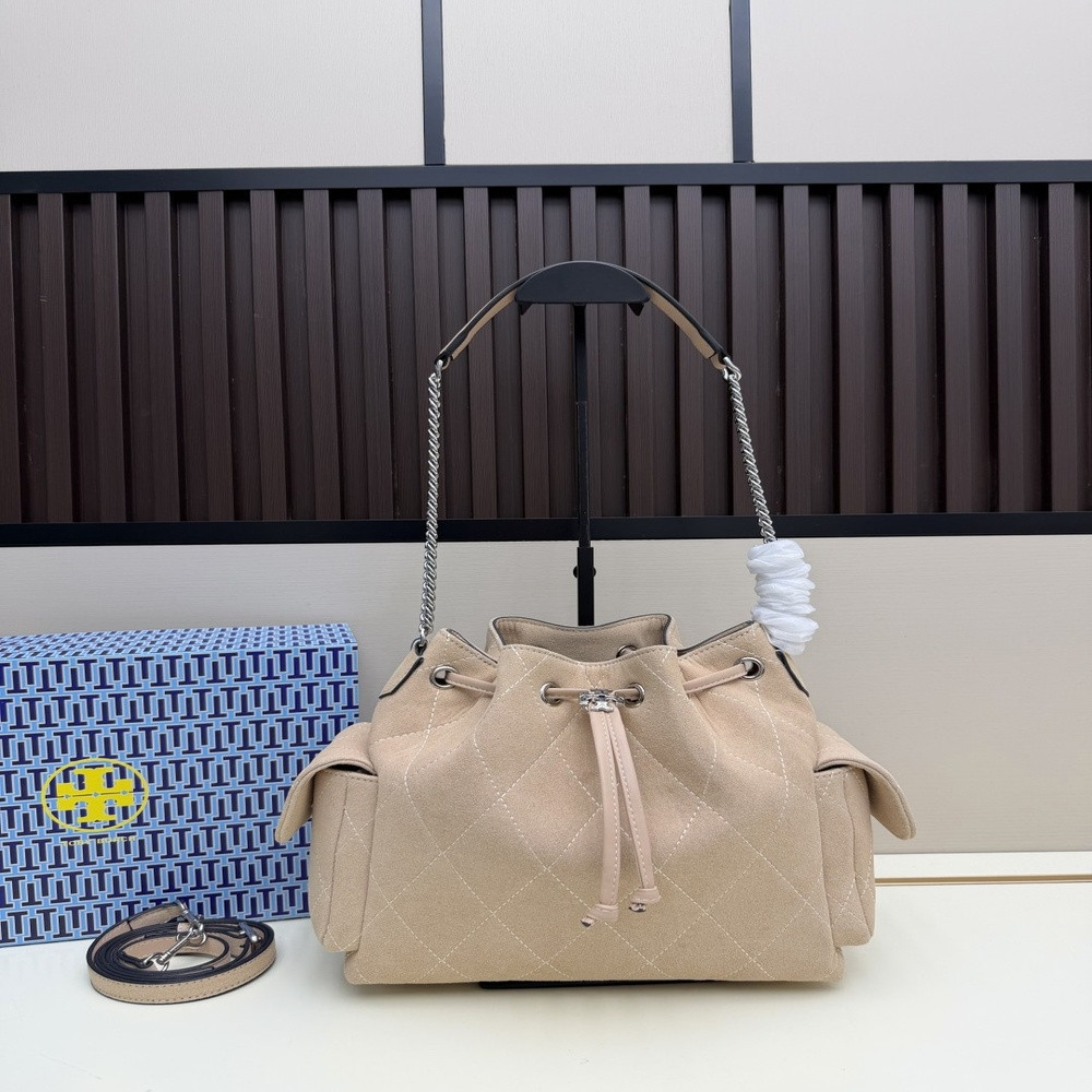 토리버치 블랙 퀼팅 체인 스트랩 드로스트링 버킷백