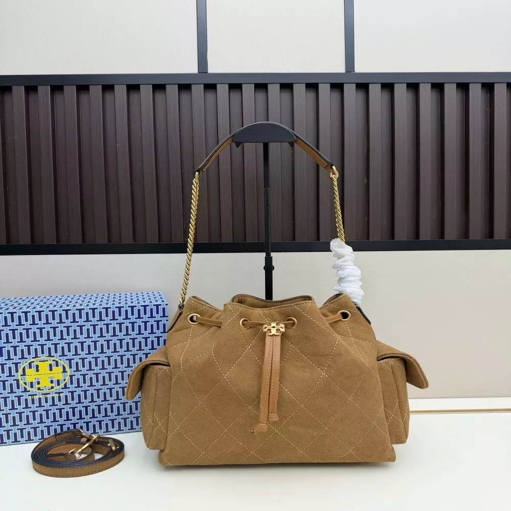 토리버치 퀼팅 체인 드로스트링 가죽 버킷백
