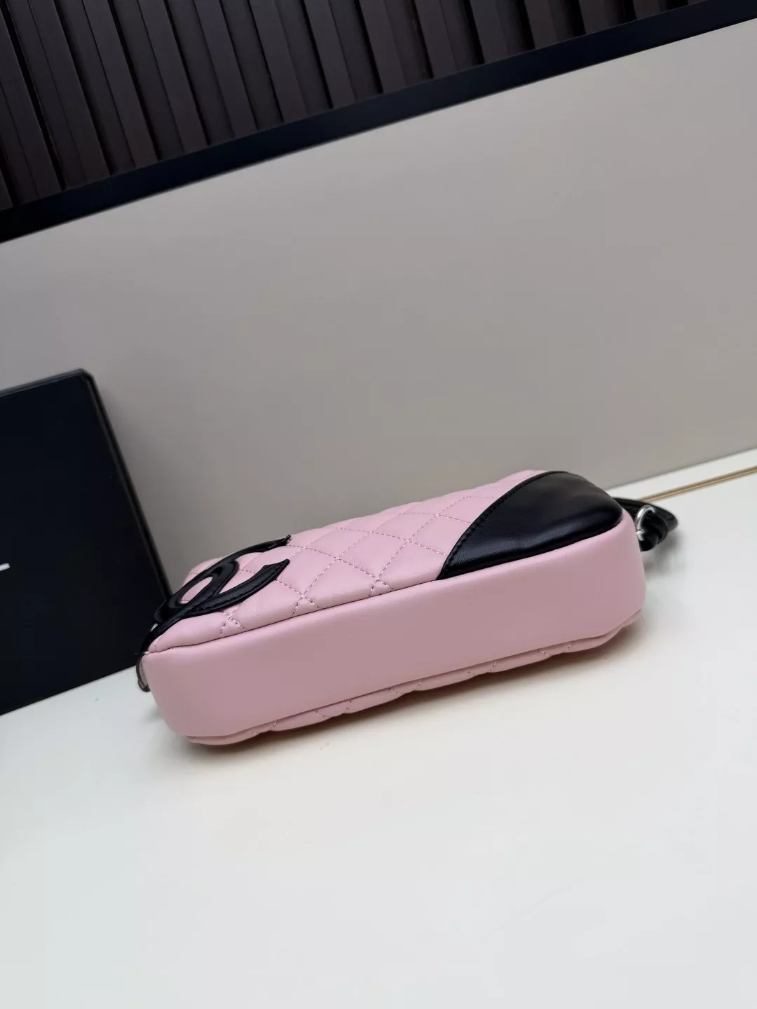 샤넬 캉봉 퀼팅 레더 언더암 숄더백 상세 이미지 5
